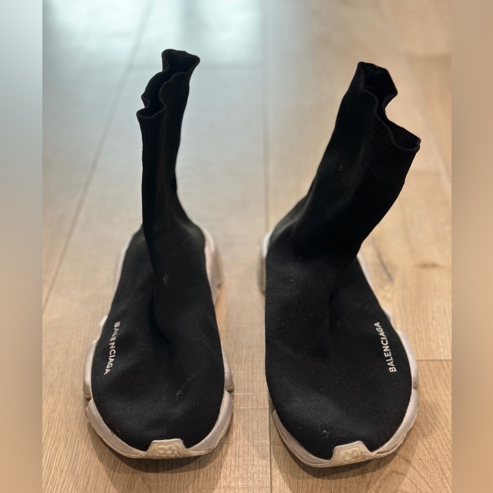 Balenciaga speed trainer in black cloth. Preowned, size 39.‎ - Picture 2 of 11